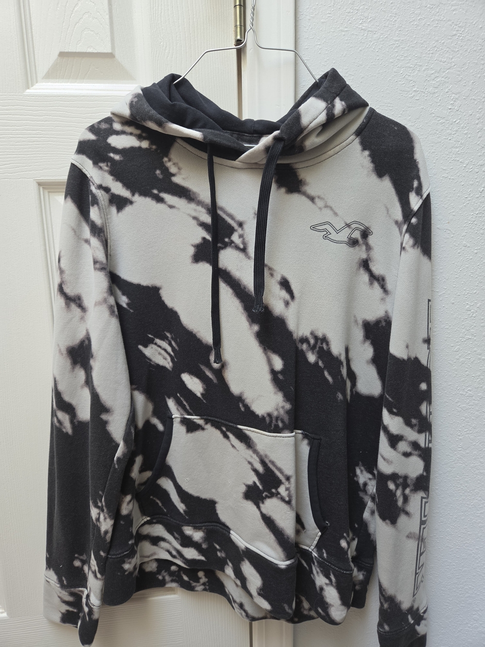 Hollister Black & White Tie-Dye Pullover Hoodie - Men's Sweater